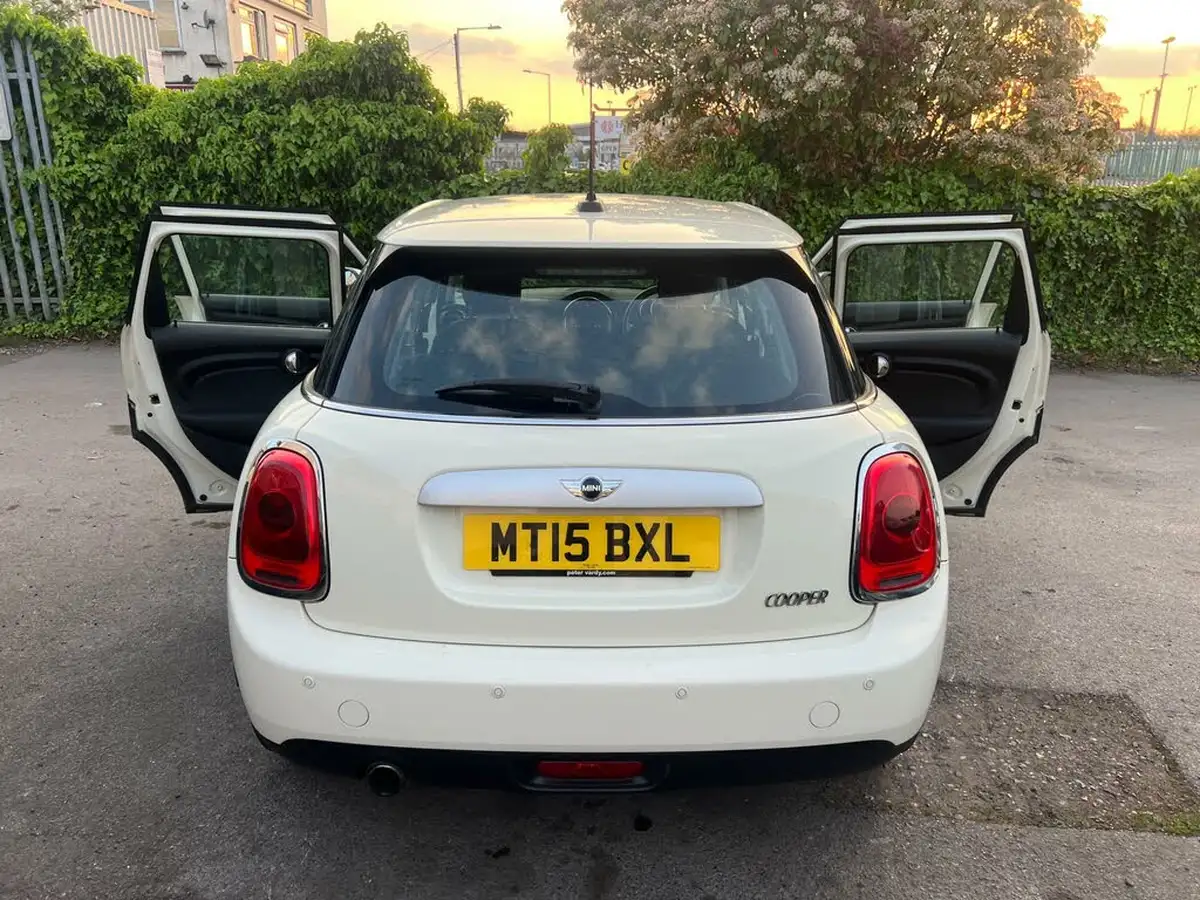 2015-mini-cooper-15-cooper-5d-big-9