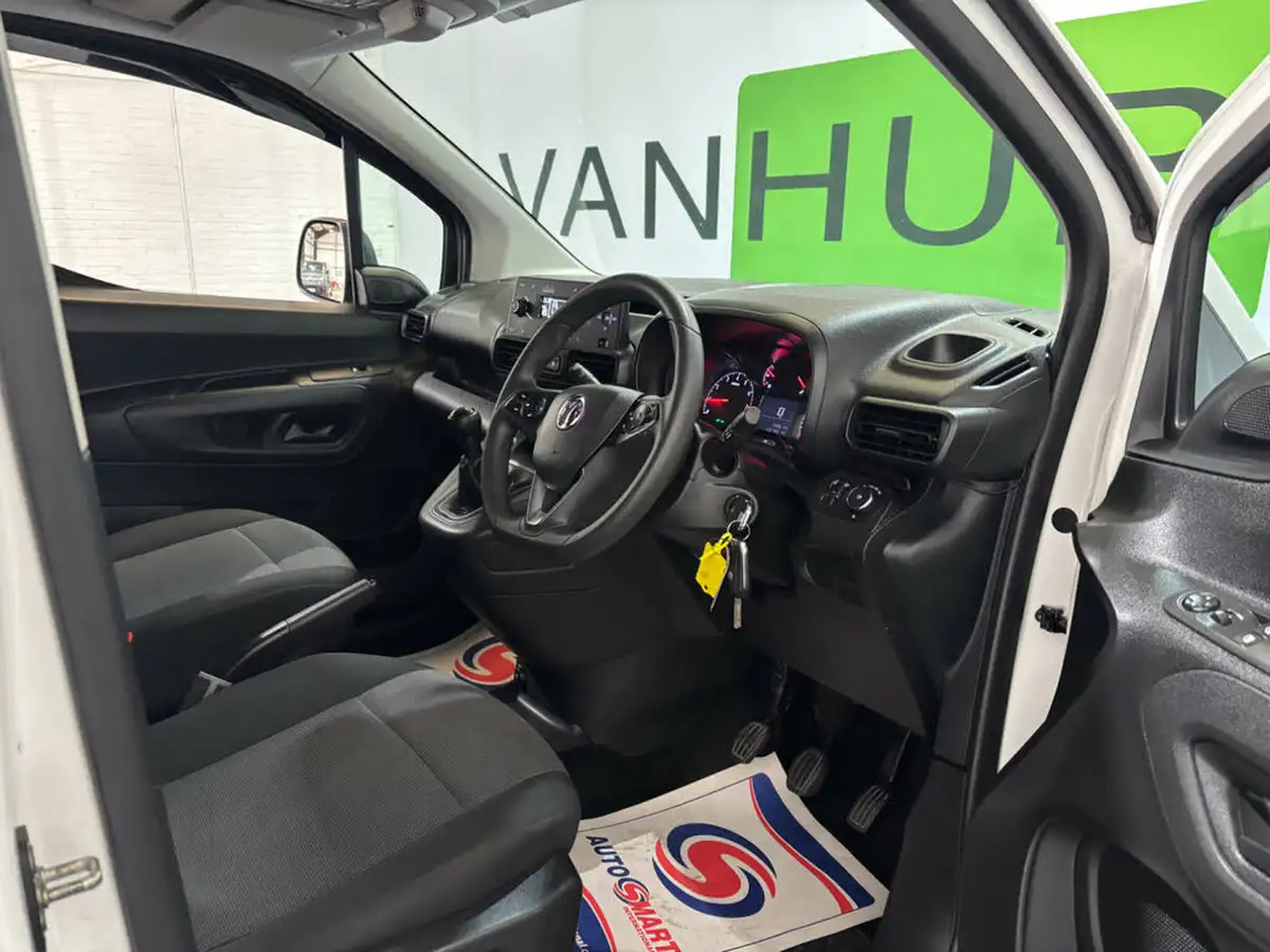 2019-vauxhall-combo-15cdti-edition-2000-75pseu6d-t-panel-big-12