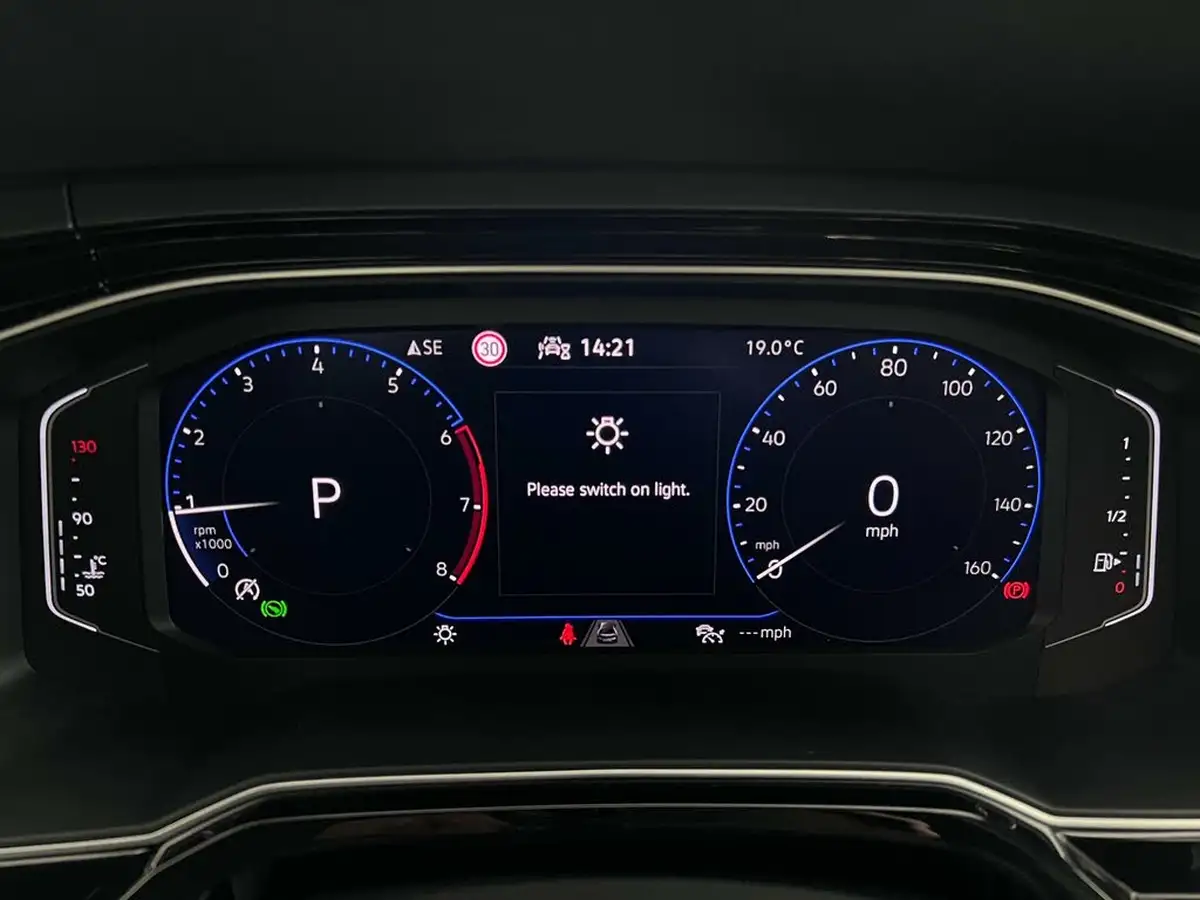 2022-volkswagen-polo-10-tsi-r-line-110ps-dsg-big-13