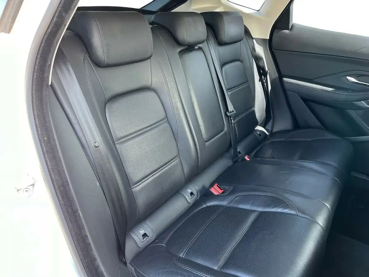2018-jaguar-e-pace-20-i4d-s-big-18