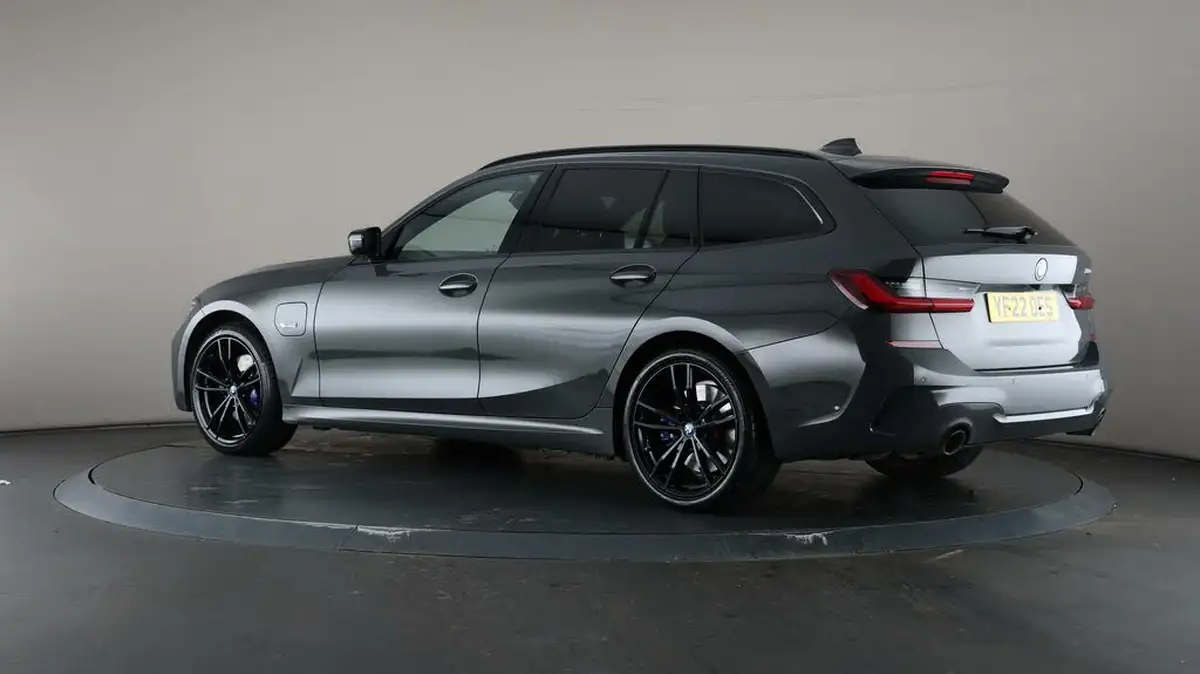 2022-bmw-3-series-20-330e-m-sport-pro-edition-touring-5d-big-66