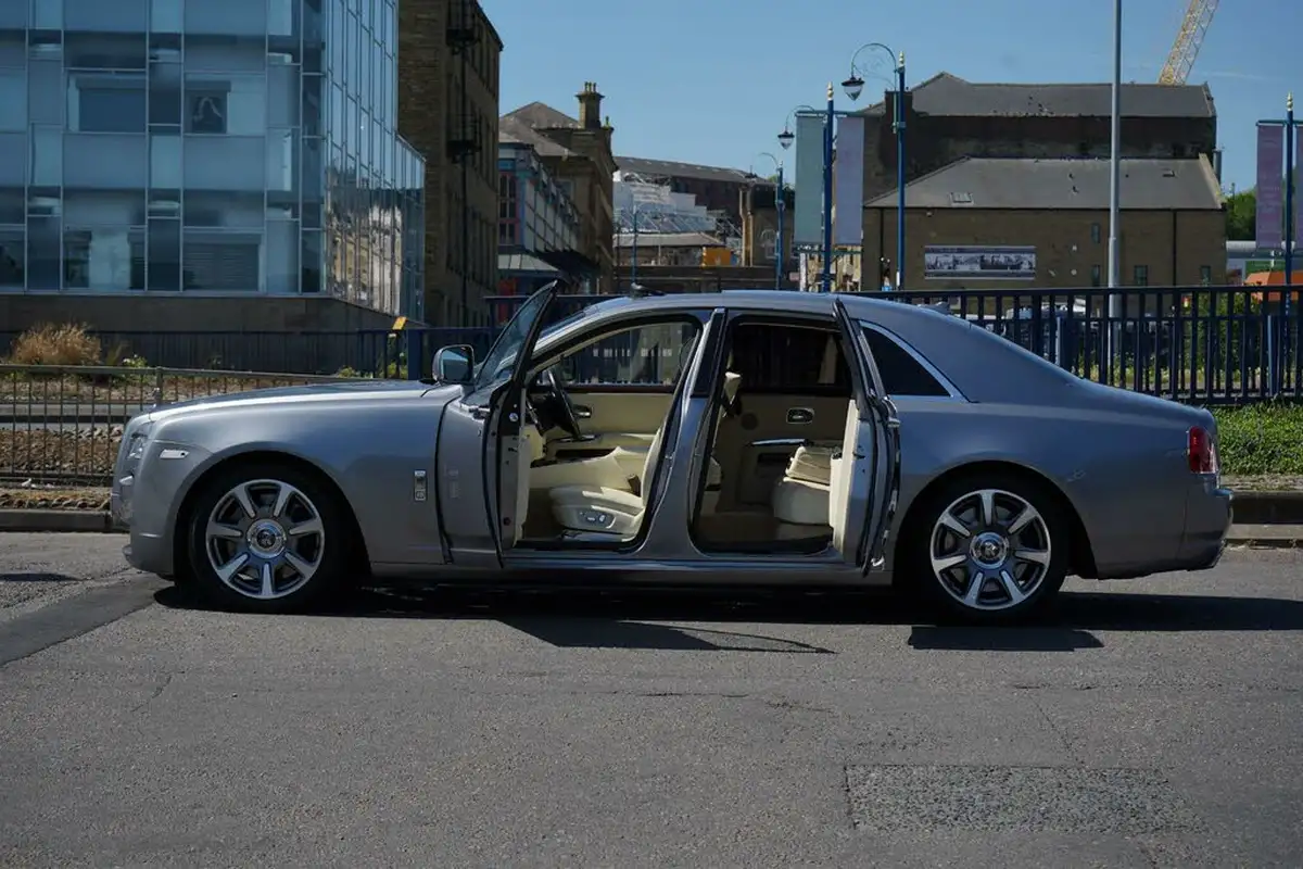2011-rolls-royce-ghost-66-big-8