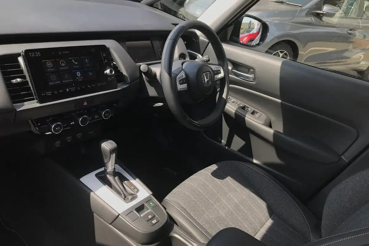 2025-honda-jazz-15-i-mmd-advance-big-1
