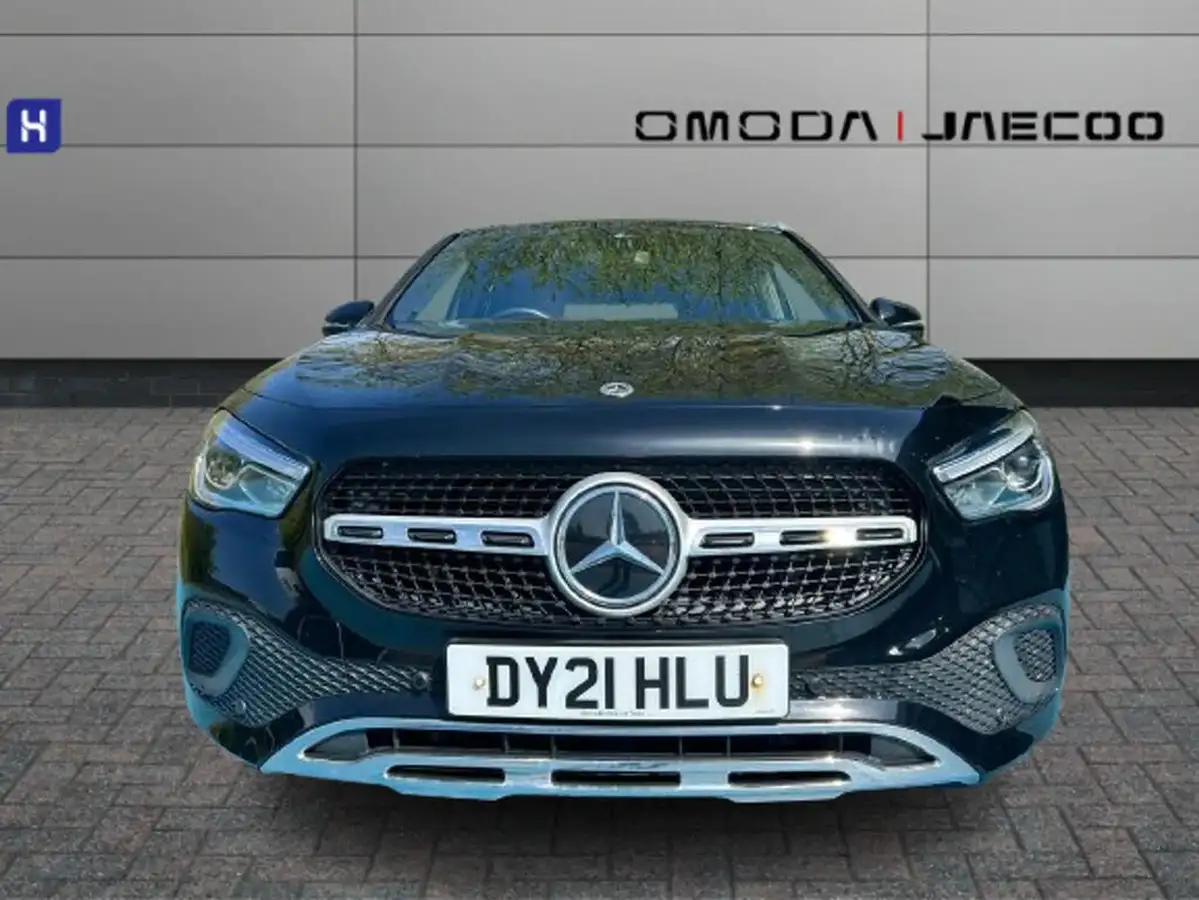 2021-mercedes-benz-gla-class-20d-gla-200d-sport-executive-big-1