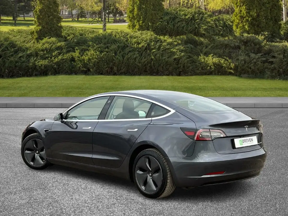 2020-tesla-model-3-e-long-range-big-4