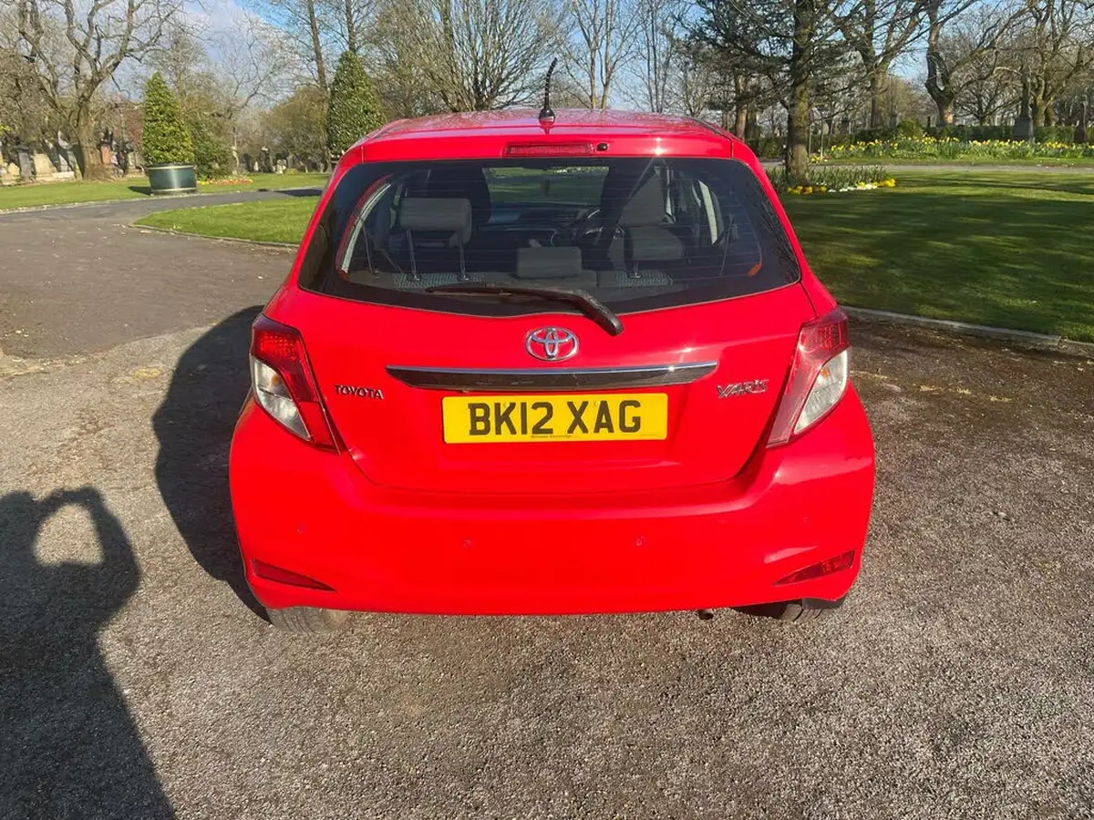2012-toyota-yaris-10-tr-touch-go-5d-big-62