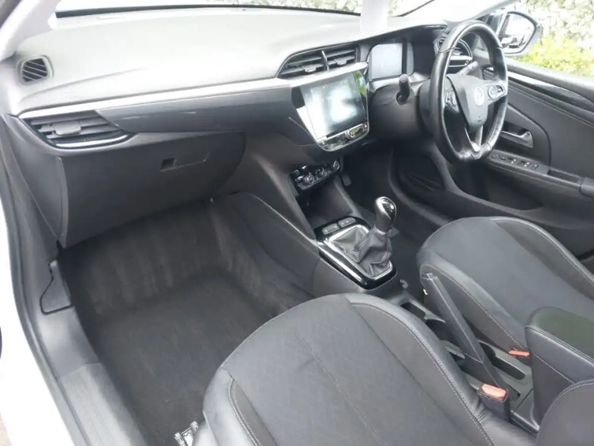 2022-vauxhall-corsa-12i-elite-edition-big-4