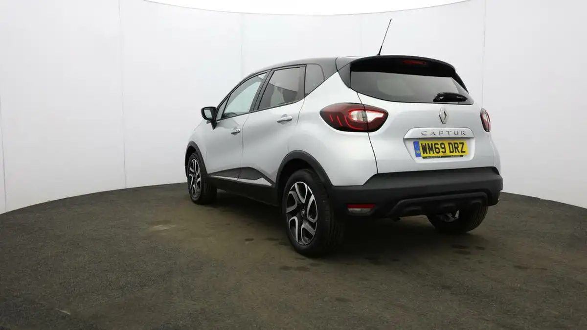 2020-renault-captur-09-tce-iconic-big-34