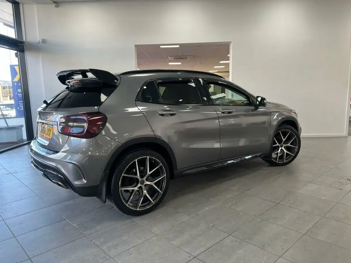2016-mercedes-benz-gla-class-20-gla-250-amg-line-ss-7g-dct-big-6