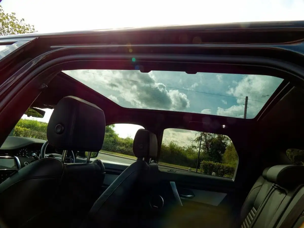 2021-land-rover-discovery-sport-15-p300e-r-dynamic-hse-big-43