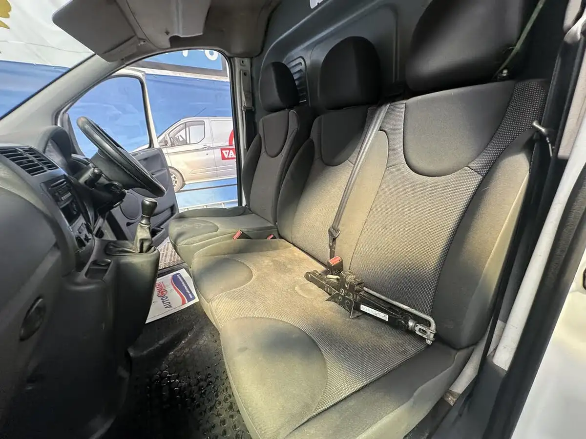 2015-citroen-dispatch-16td-enterprise-panel-big-22