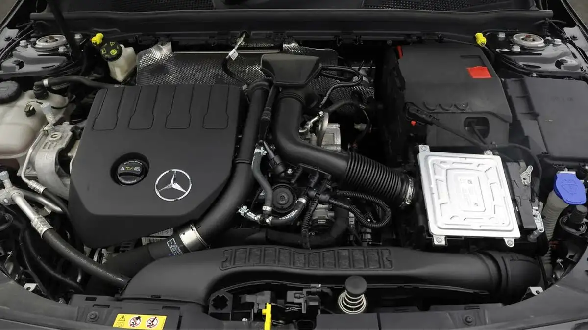 2020-mercedes-benz-a-class-13-a200-amg-line-saloon-4d-7g-dct-big-18