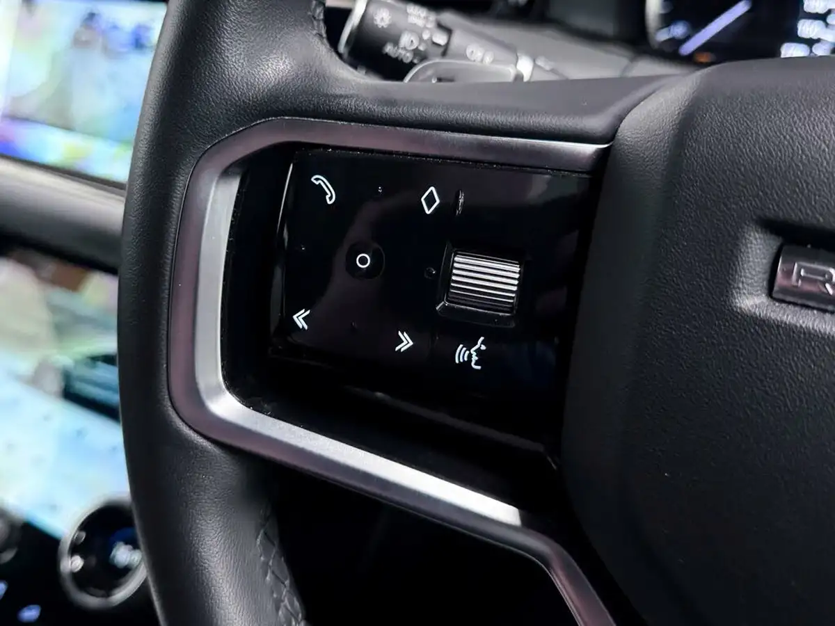 2022-land-rover-range-rover-evoque-15-p300e-r-dynamic-se-big-38