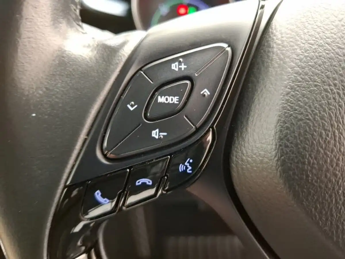 2021-toyota-c-hr-18-vvt-i-design-big-17
