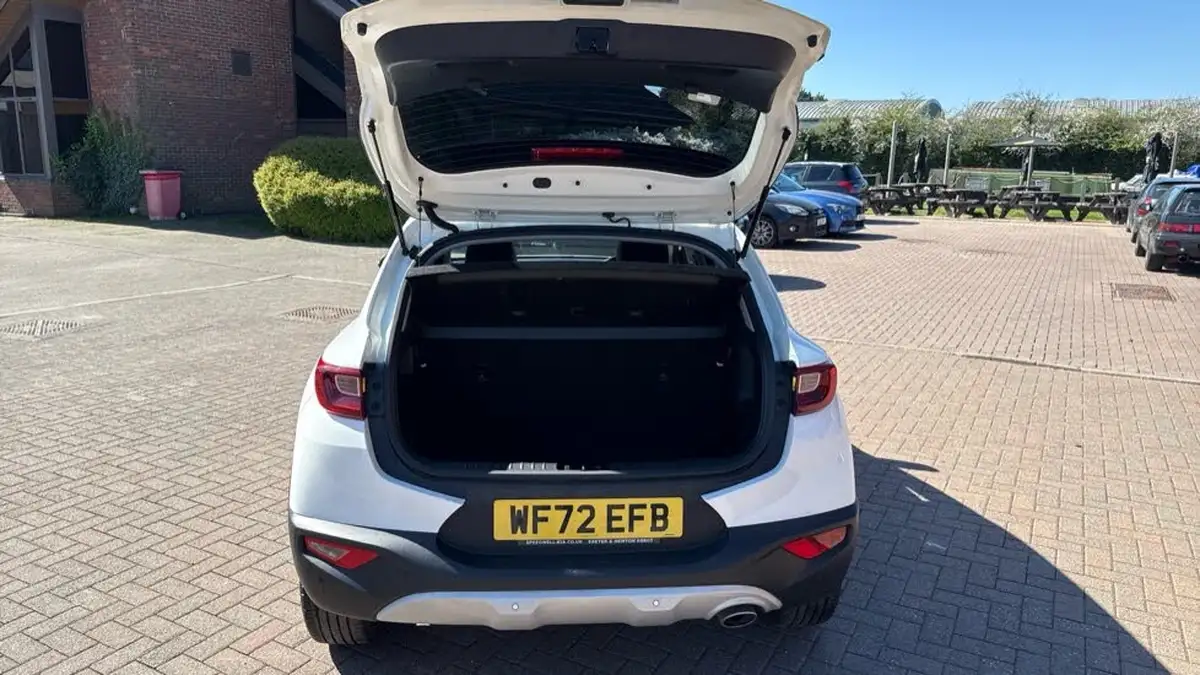 2022-kia-stonic-10-t-gdi-connect-big-7