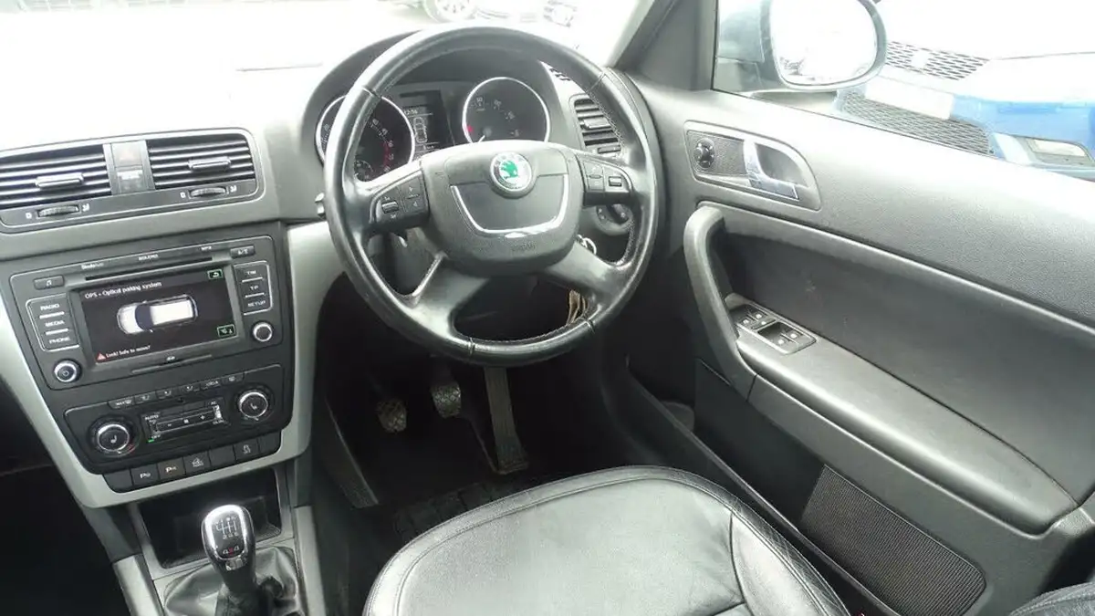 2011-skoda-yeti-20td-elegance-172ps-4x4-big-42