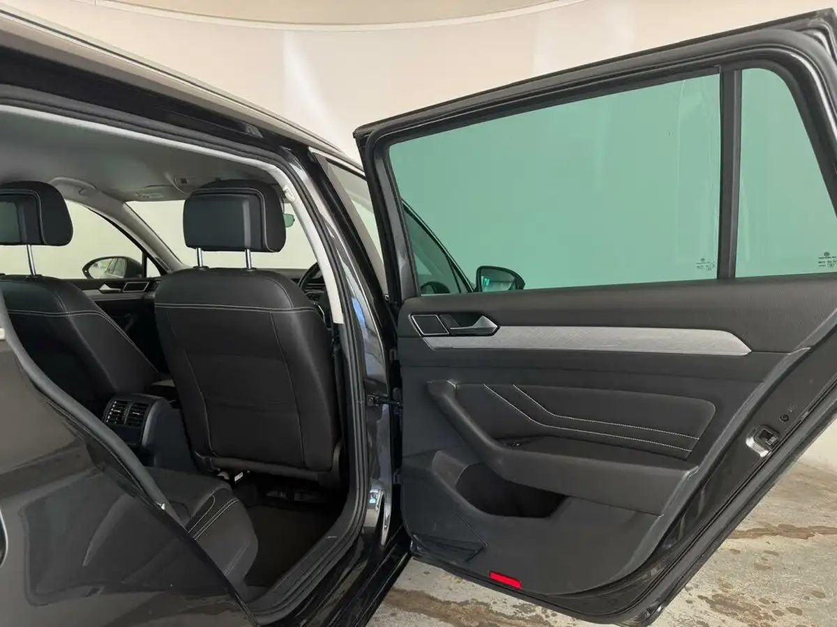 2022-volkswagen-passat-14-tsi-gte-estate-5d-big-25