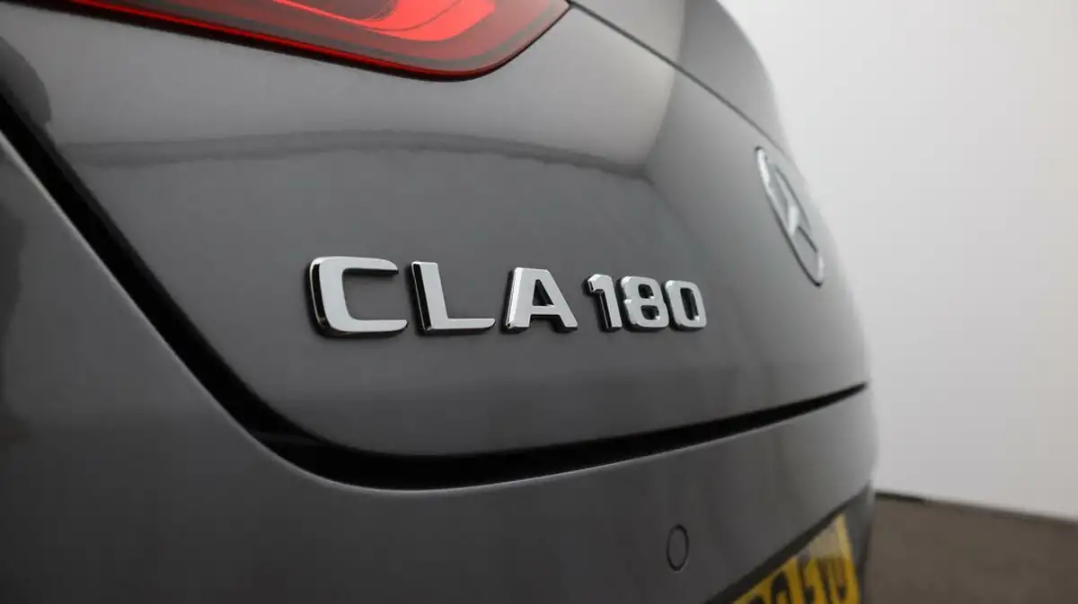 2023-mercedes-benz-cla-13-cla-180-amg-line-coupe-4d-big-22