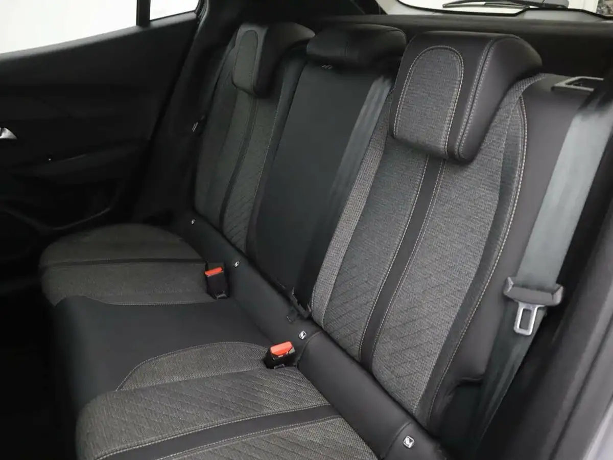 2024-peugeot-2008-suv-e-allure-136ps-50kwh-big-9