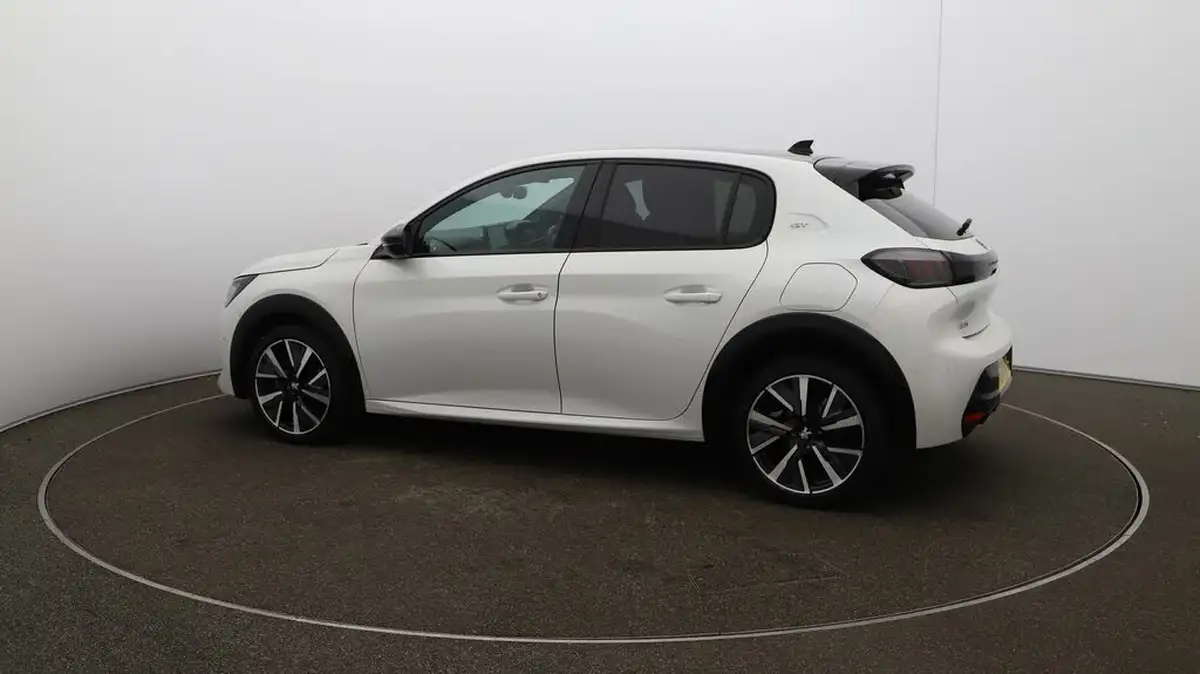 2022-peugeot-208-12-puretech-gt-100bhp-big-39