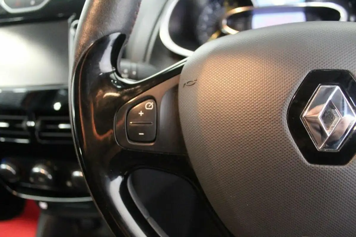 2015-renault-clio-12-dynamique-nav-big-28