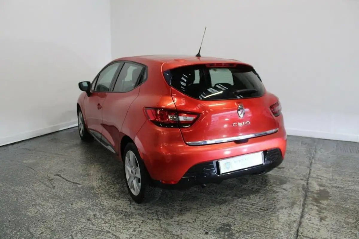 2015-renault-clio-12-dynamique-nav-big-4