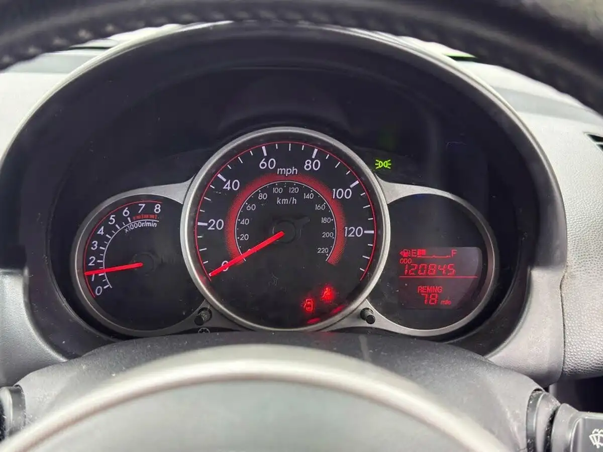 2009-mazda-mazda2-15-sport-5d-big-15