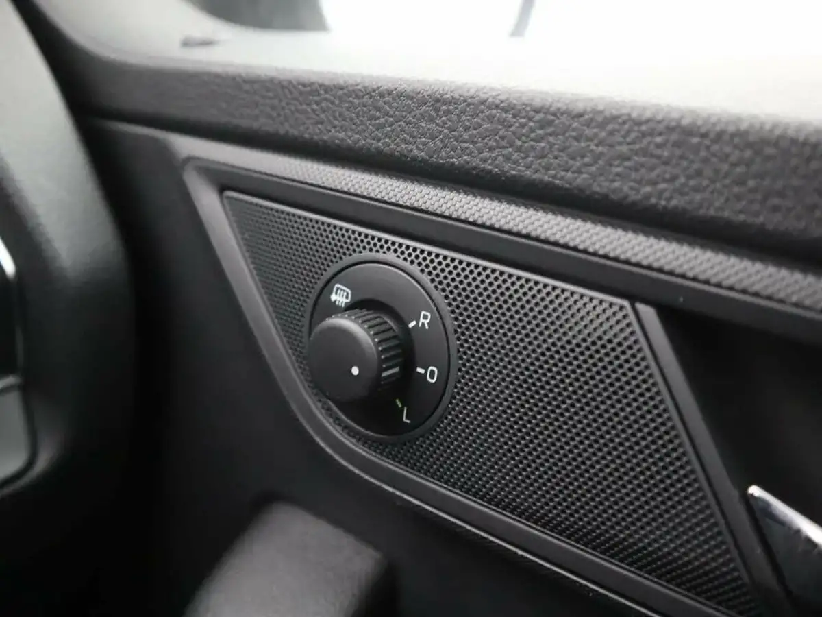 2019-skoda-fabia-10-mpi-colour-edition-75ps-ss-big-25