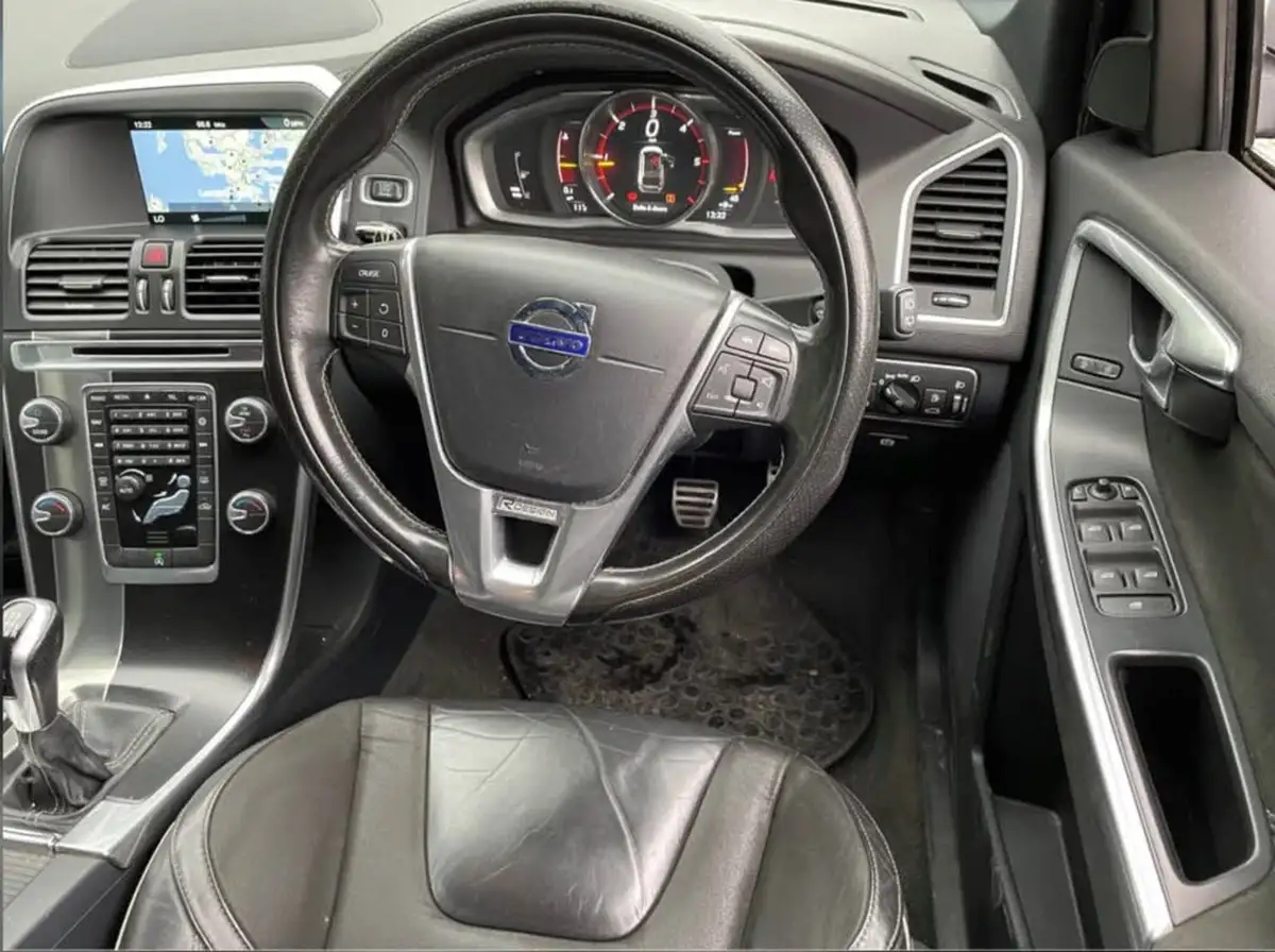 2016-volvo-xc60-20td-d4-r-design-nav-big-8
