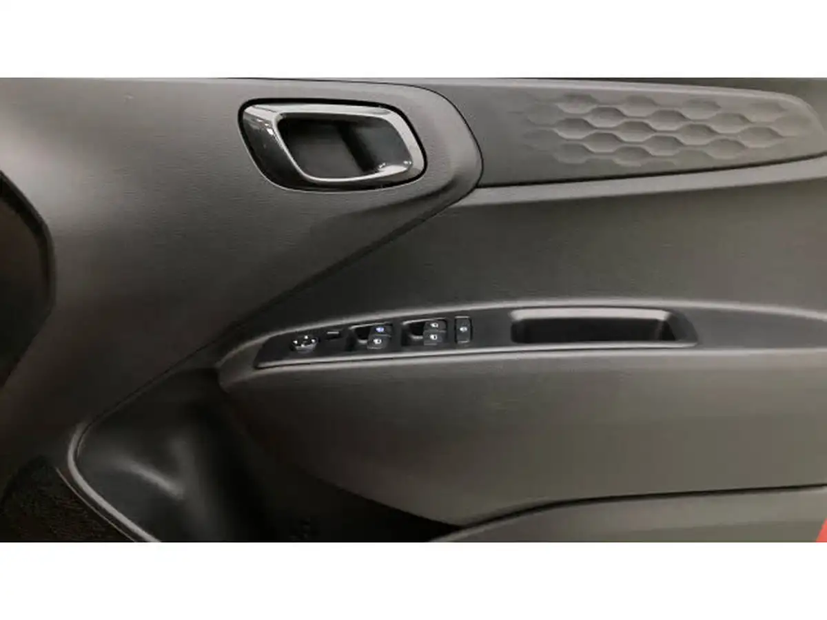 2022-hyundai-i10-10-se-connect-big-18