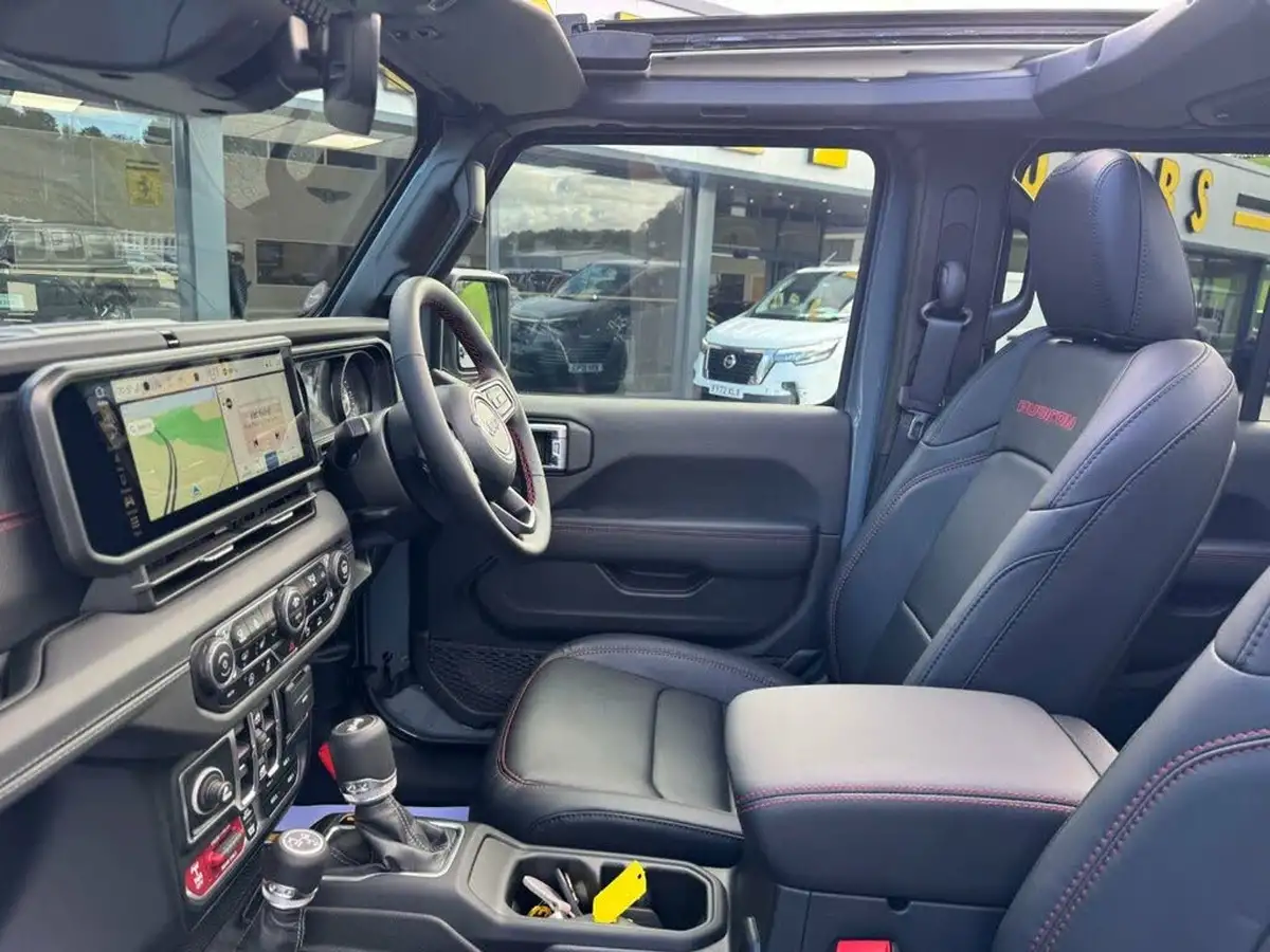 2025-jeep-wrangler-20-gme-rubicon-5d-big-18