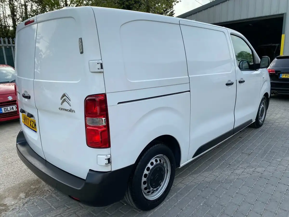 2017-citroen-dispatch-16bluehdi-x-m-1000-115pseu6-ss-big-13