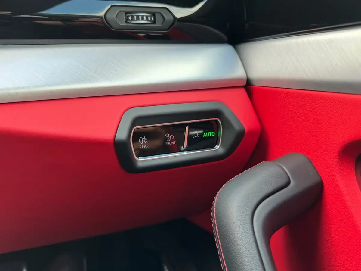 2021-lamborghini-urus-40-no-trim-big-65