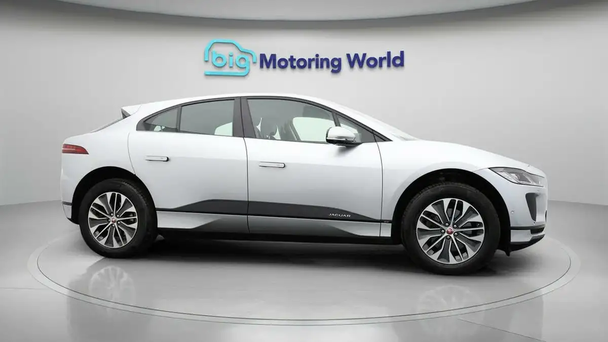 2021-jaguar-i-pace-ev400-se-big-7