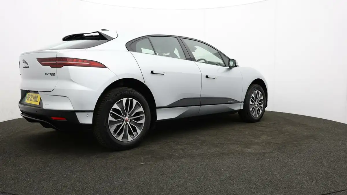 2021-jaguar-i-pace-ev400-se-big-24