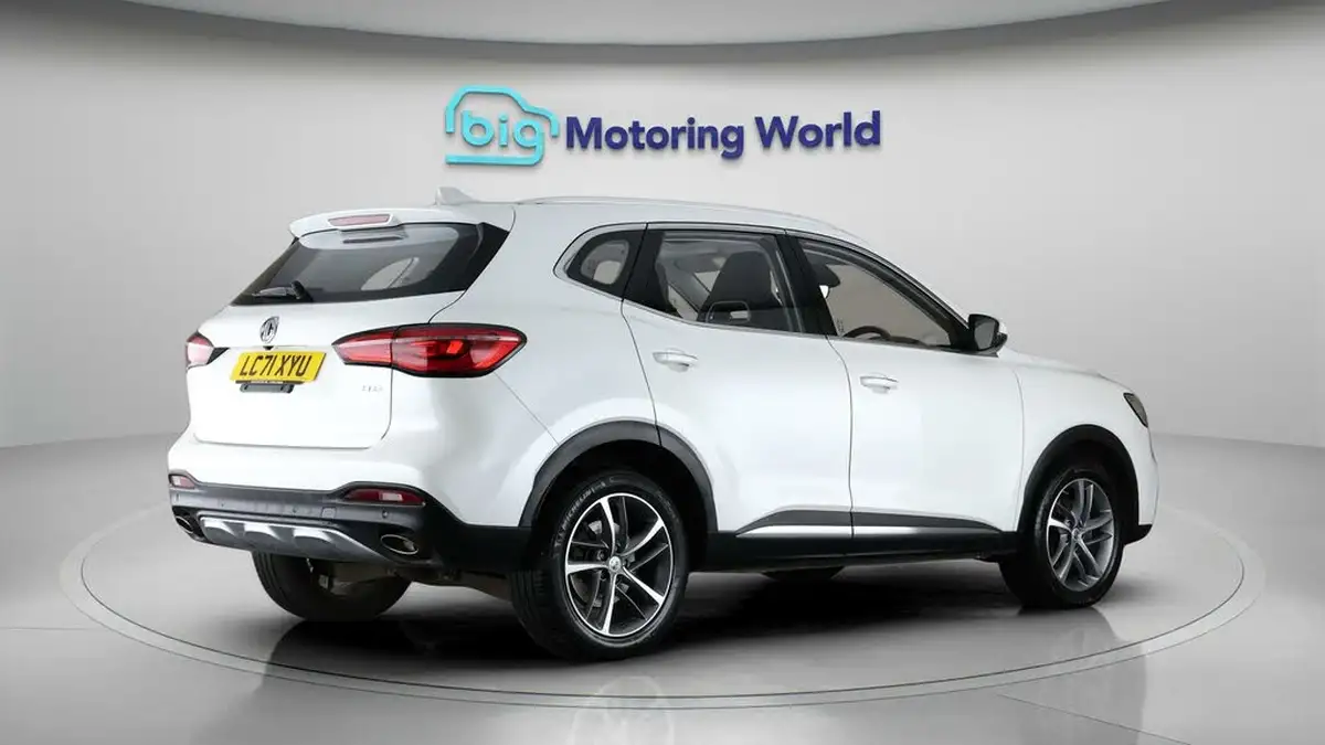 2021-mg-hs-15t-gdi-exclusive-162ps-big-7