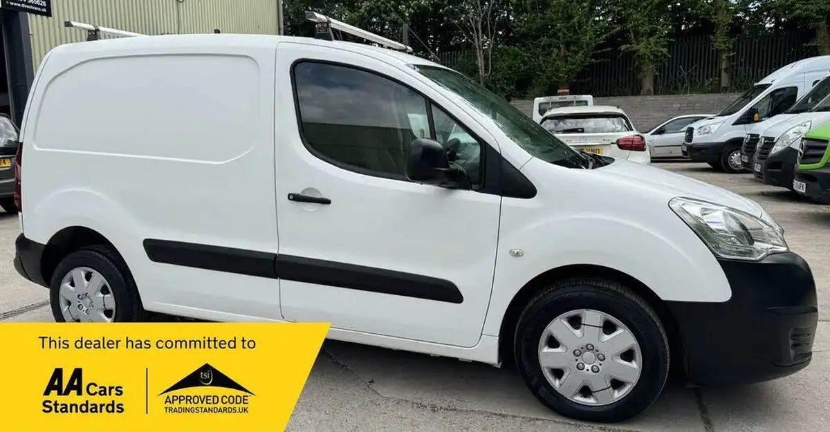2015-peugeot-partner-16td-s-l1-92-850-panel-van-big-0