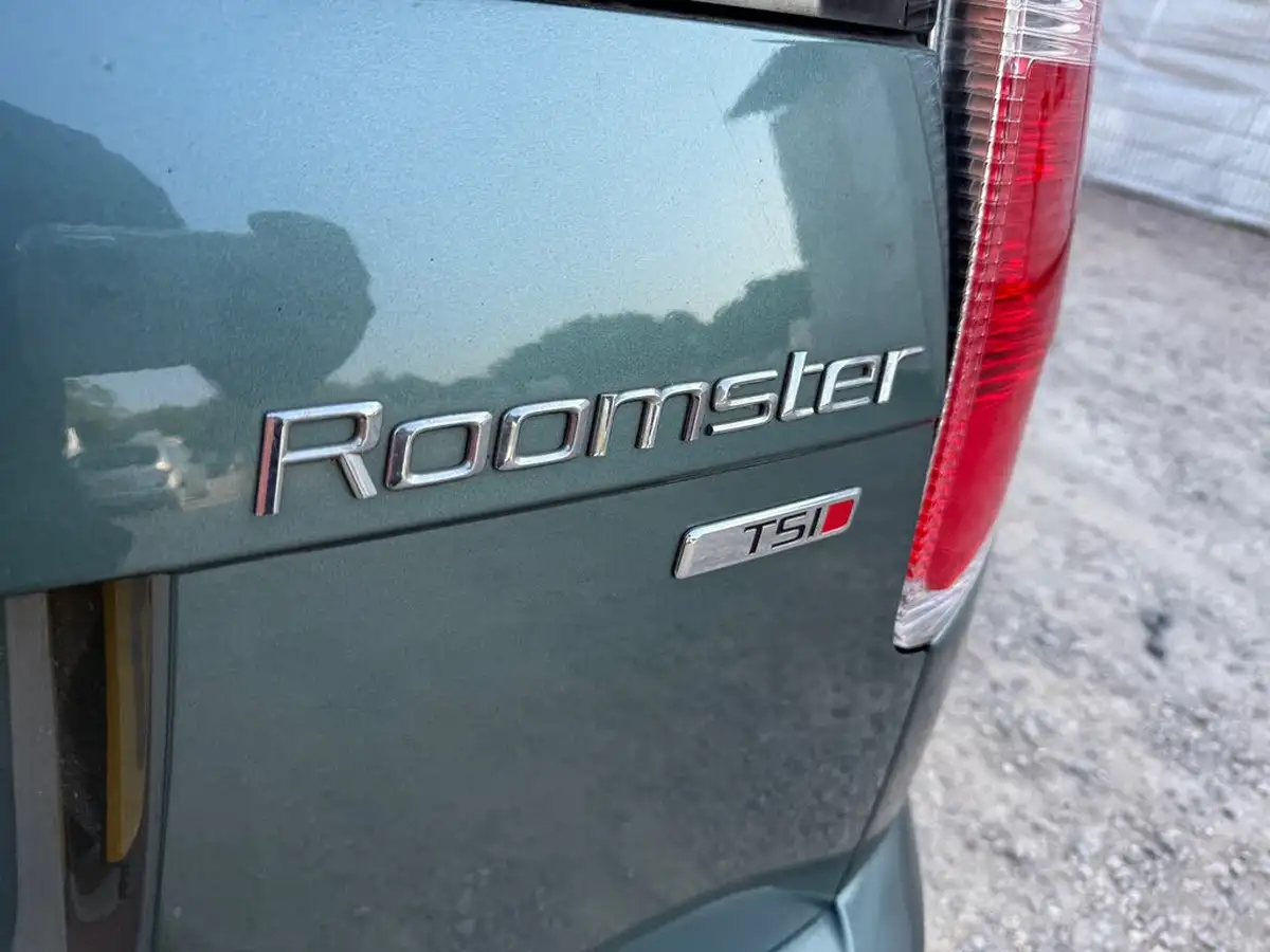 2012-skoda-roomster-12-se-106ps-1197cc-dsg-big-17