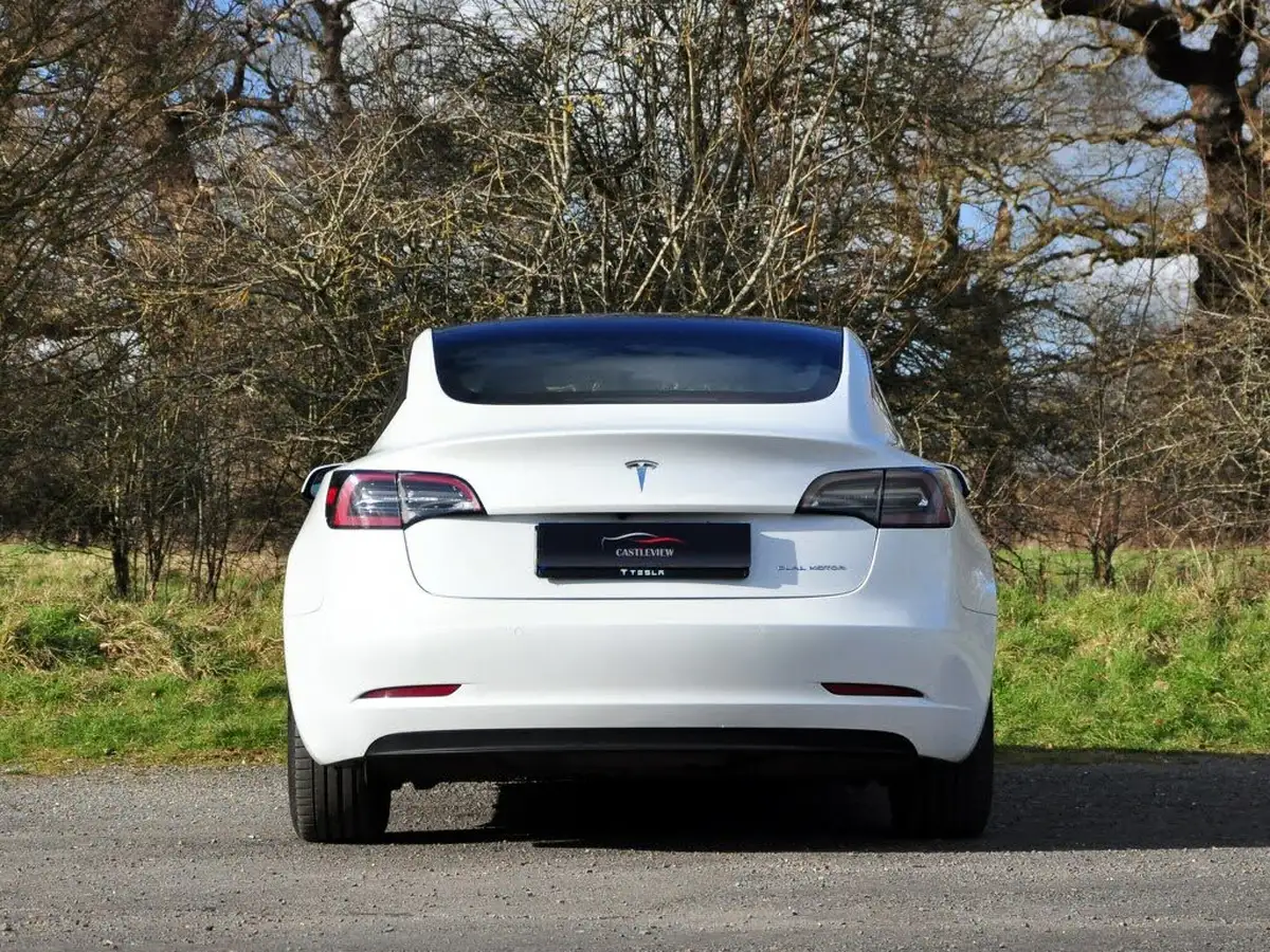 2021-tesla-model-3-e-long-range-awd-big-10