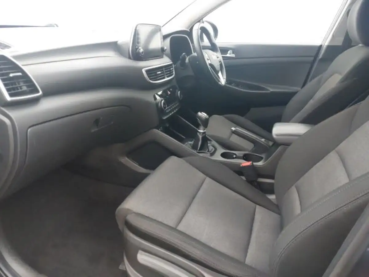 2018-hyundai-tucson-16-gdi-se-nav-big-4