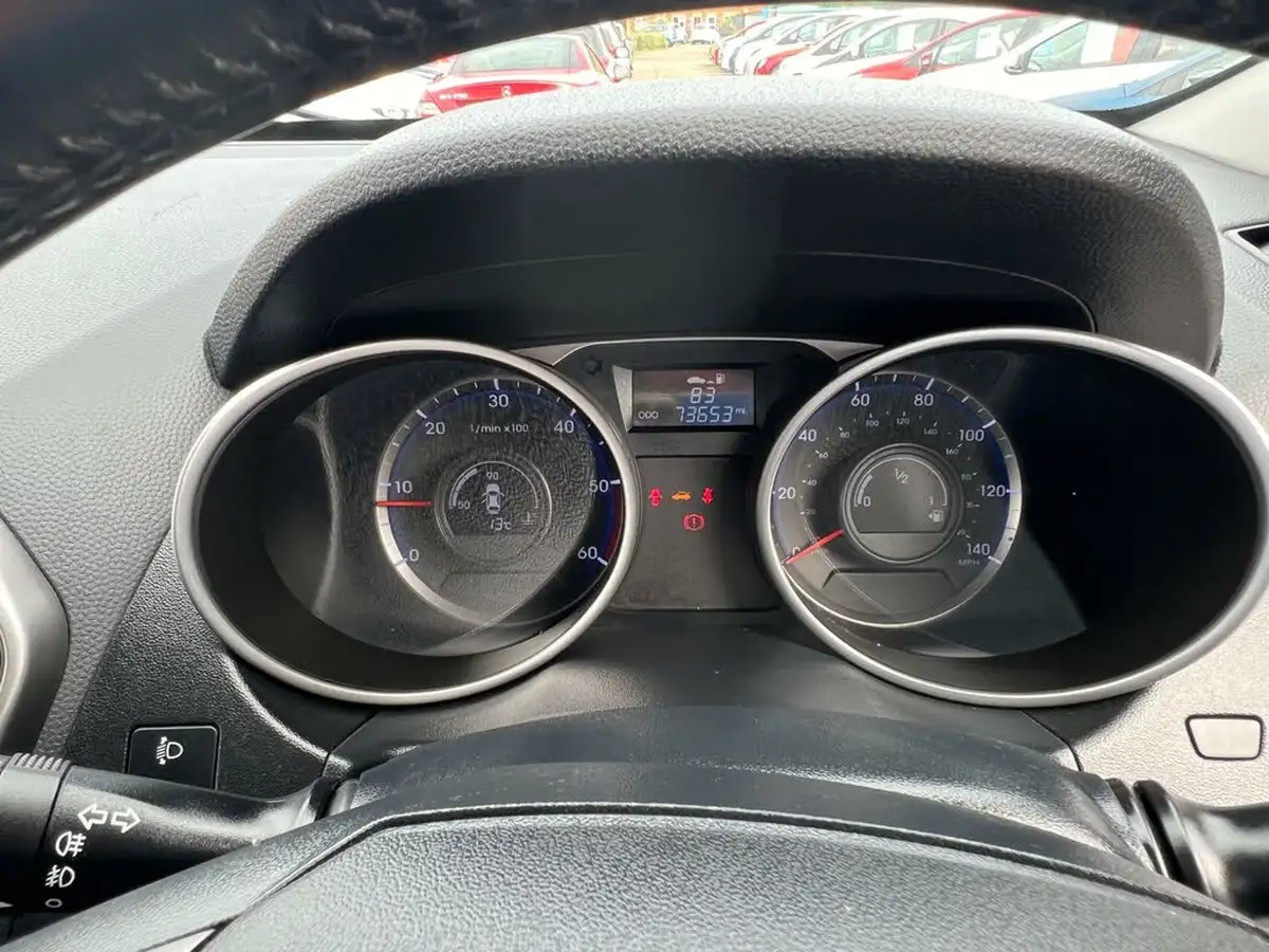 2013-hyundai-ix35-17td-se-nav-big-20
