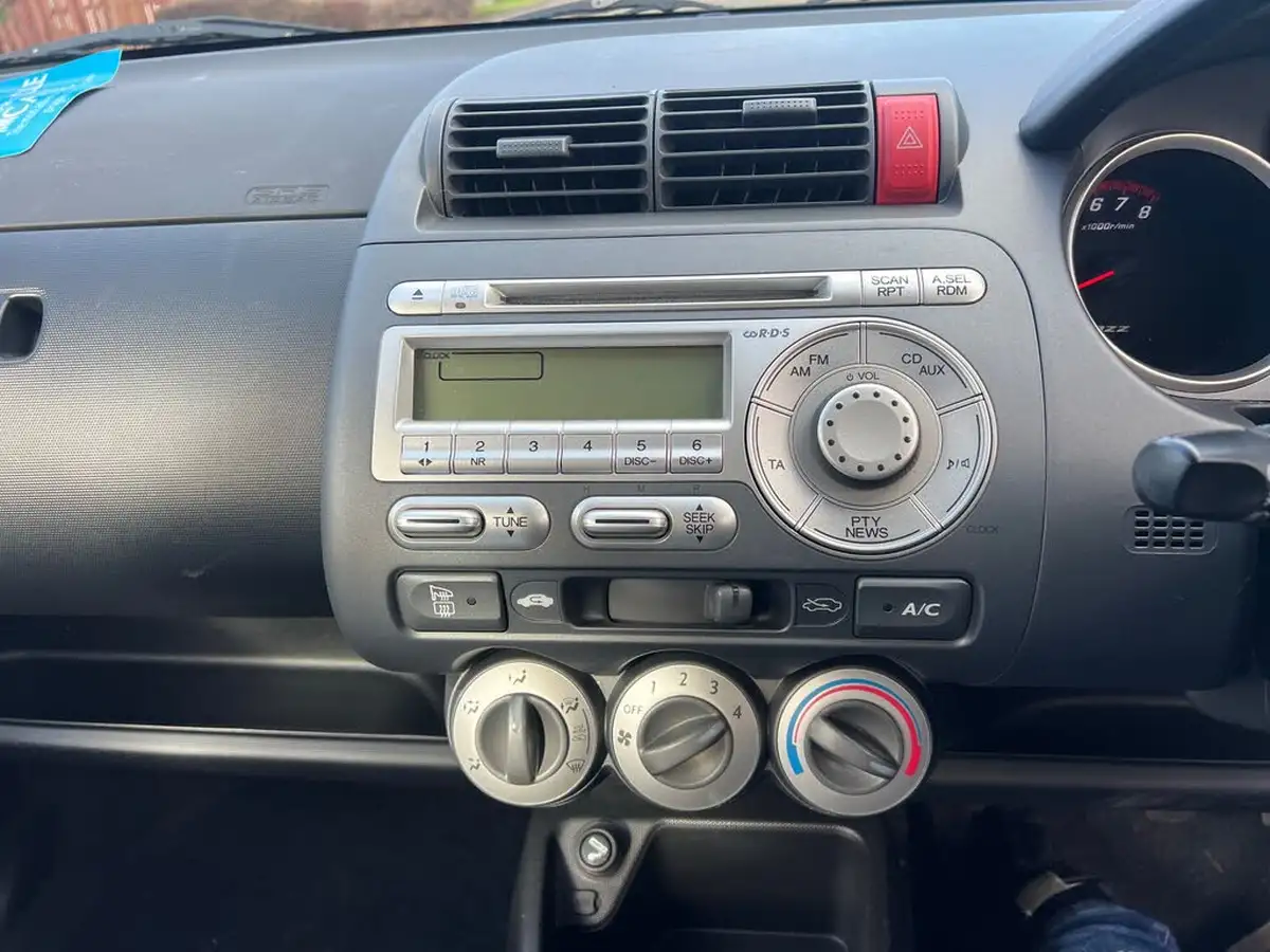 2008-honda-jazz-14-se-big-7