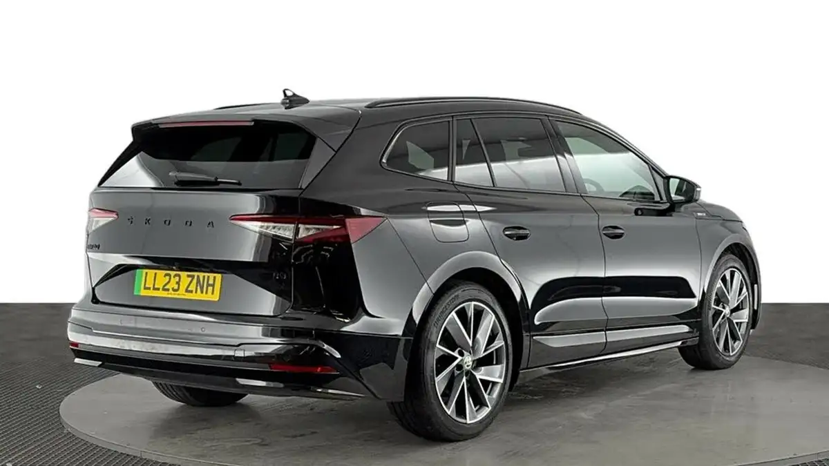 2023-skoda-enyaq-e-80-sportline-big-3