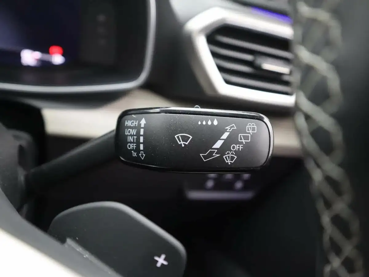 2021-seat-leon-14-e-hybrid-xcellence-lux-hatchback-big-23
