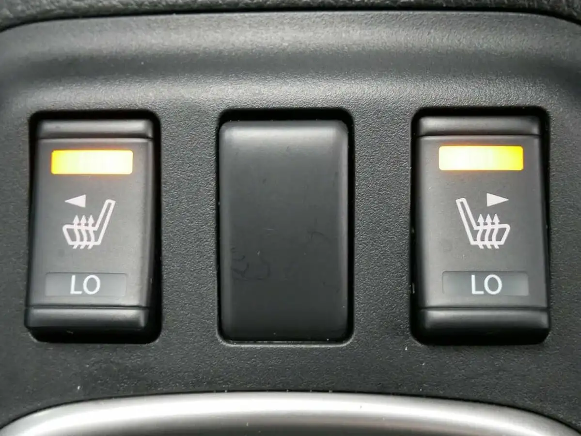 2021-nissan-navara-23dci-tt-n-guard-8-navileathersunroof-auto-big-31