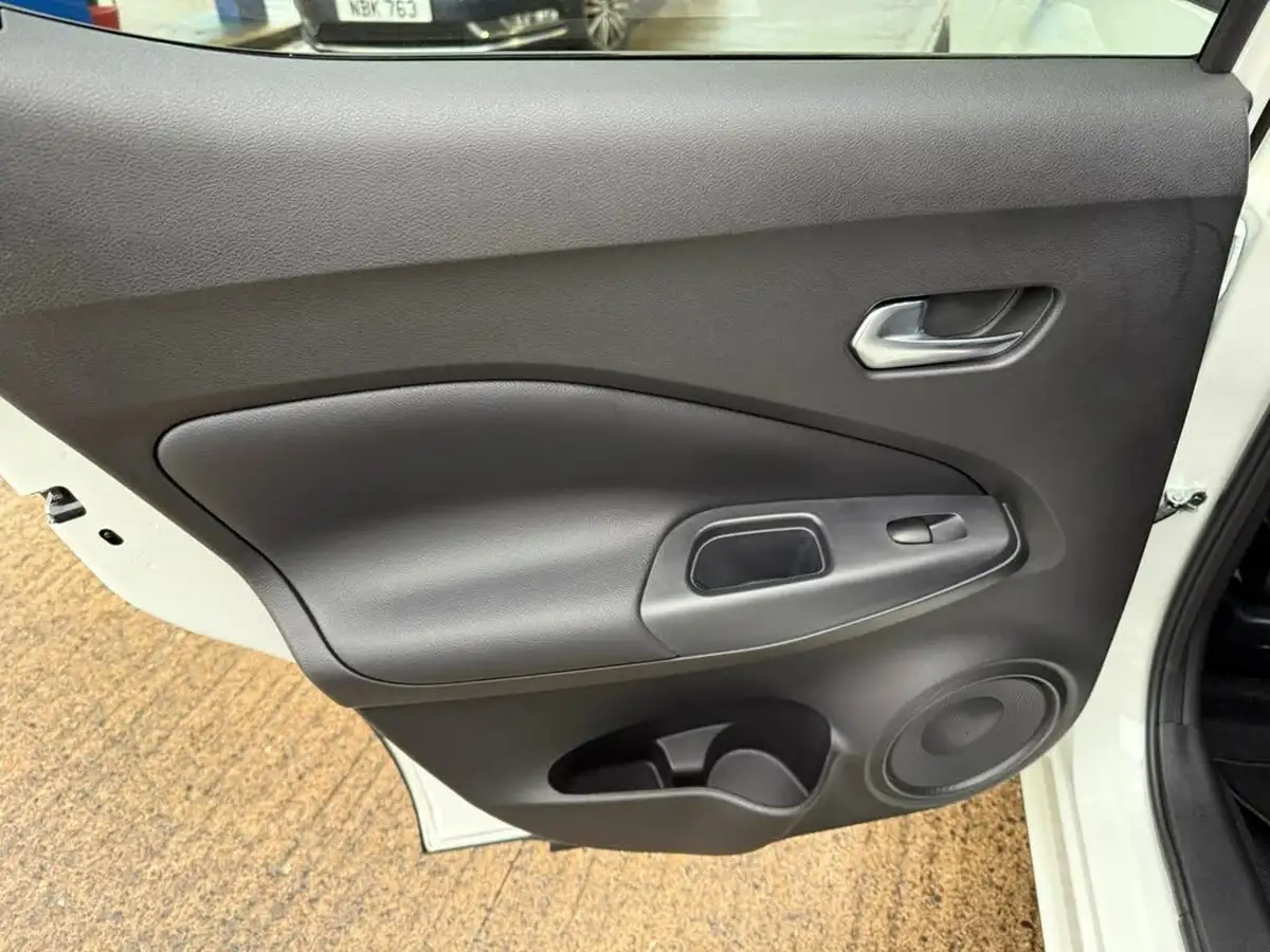 2024-nissan-juke-10-dig-t-n-connecta-big-46