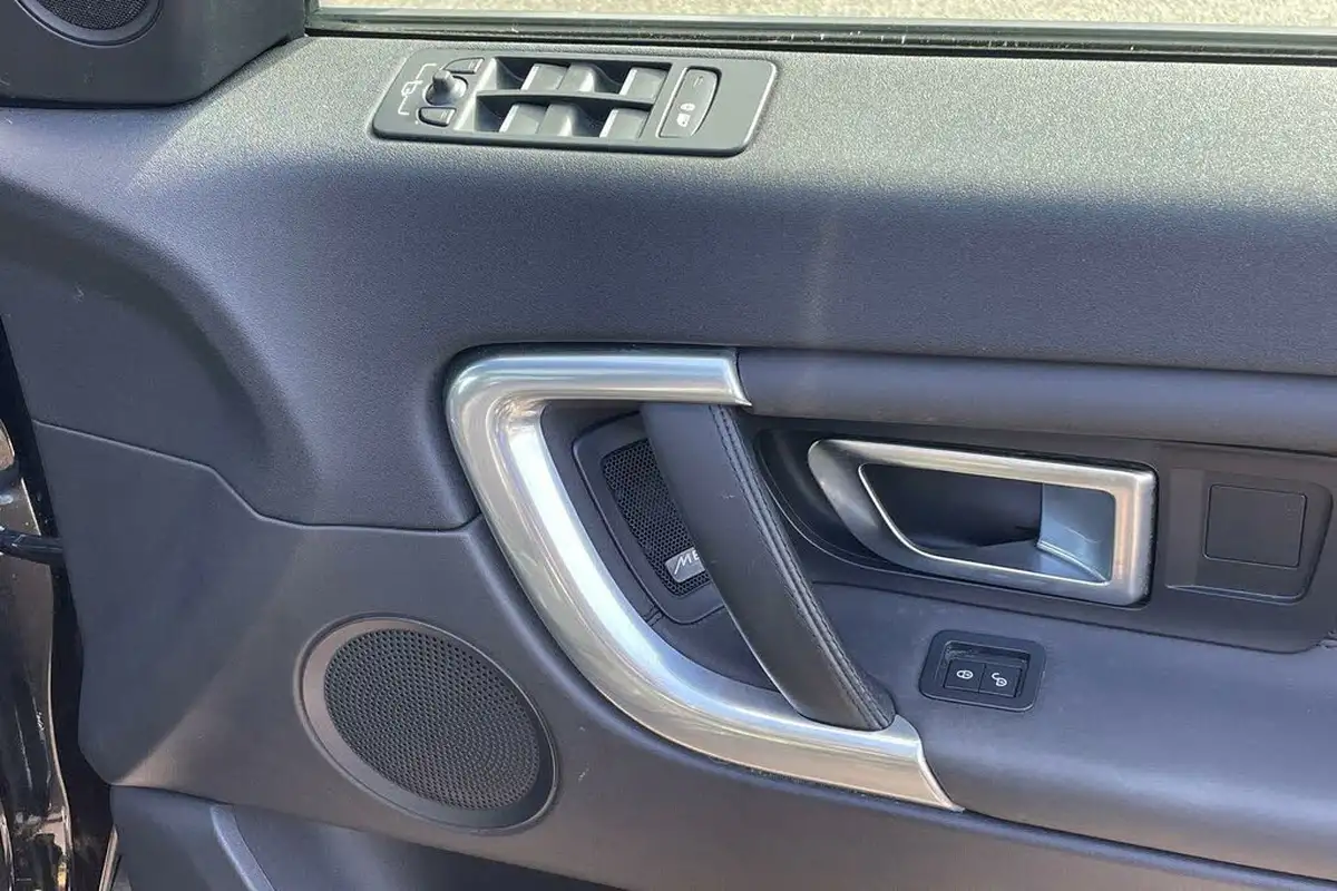 2019-land-rover-discovery-sport-20td4-landmark-big-43