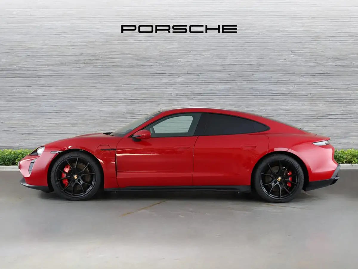 2023-porsche-taycan-e-gts-big-3