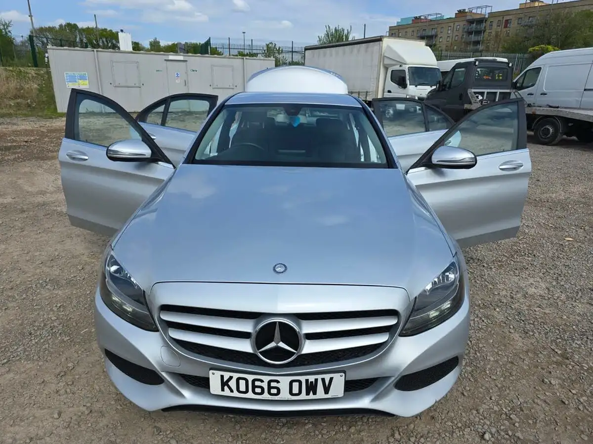 2017-mercedes-benz-c-class-20-c200-se-saloon-4d-9g-tronic-plus-big-11
