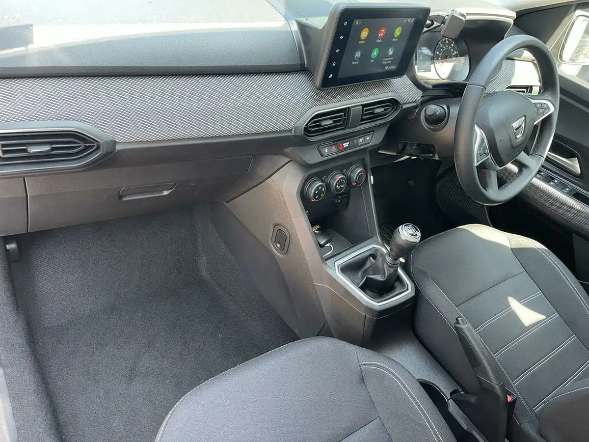 2022-dacia-sandero-10-tce-comfort-90bhp-big-13